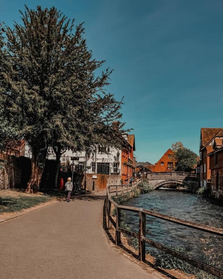 Winchester Retreat Apartment ภายนอก รูปภาพ