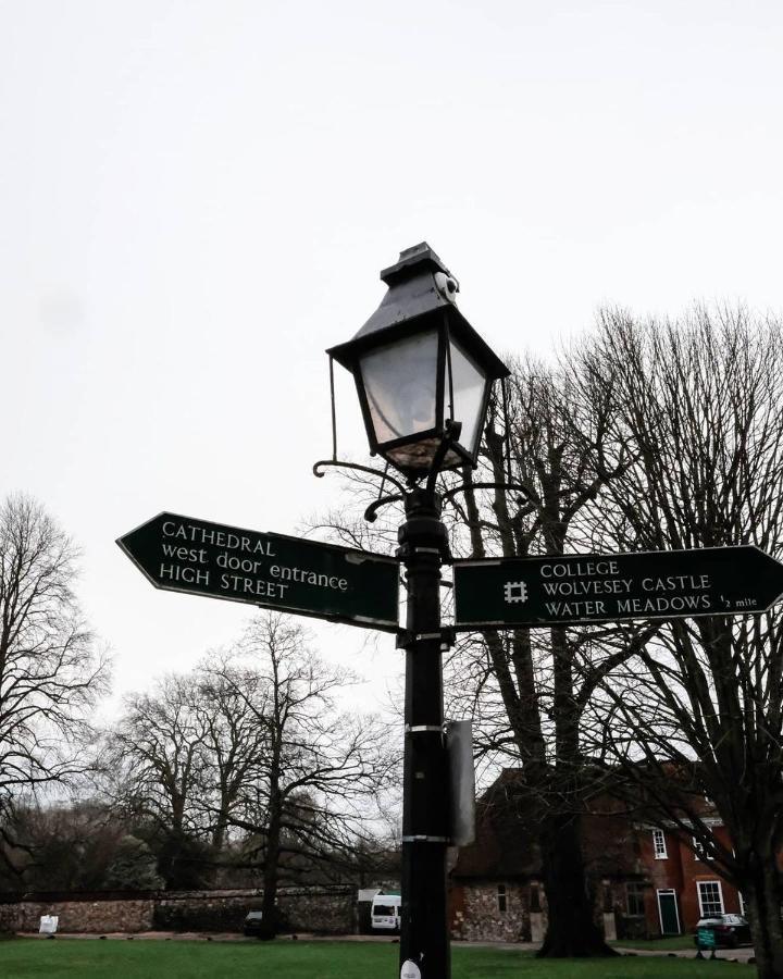 Winchester Retreat Apartment ภายนอก รูปภาพ
