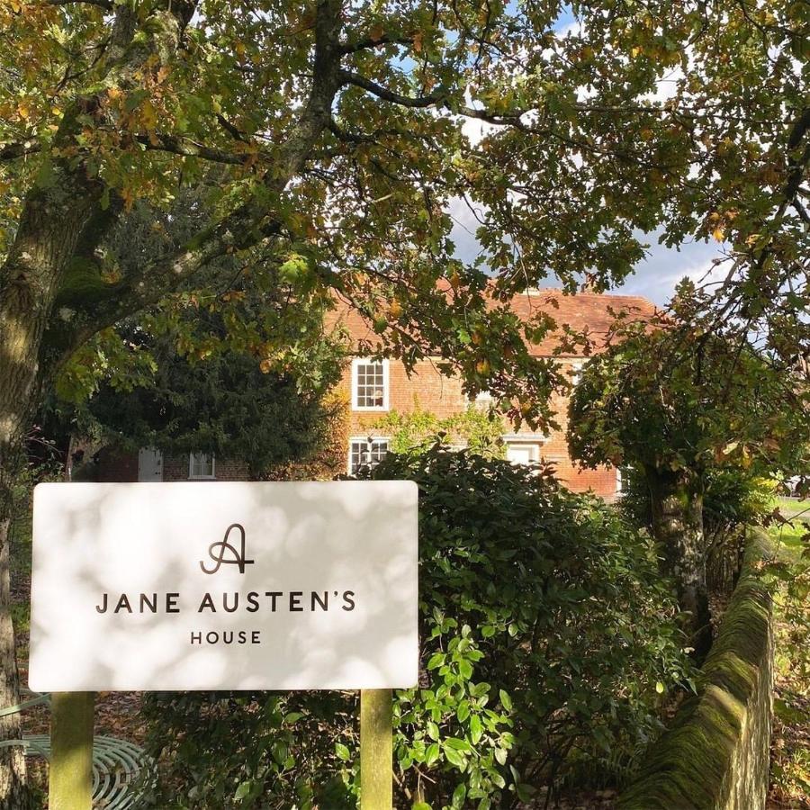 Winchester Retreat Apartment ภายนอก รูปภาพ